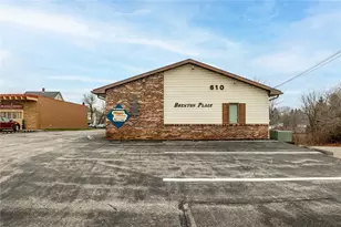 610 W Main St, Grove City Boro, PA 16127 - Photo 3