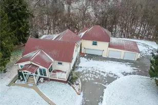 955 Woodside Ave, Ellwood City, PA 16117 - Photo 1