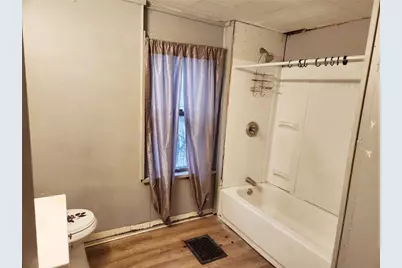 399 Baldwin Ave, Sharon, PA 16146 - Photo 17