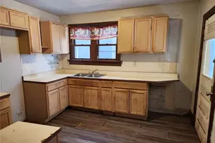 399 Baldwin Ave, Sharon, PA 16146 - Photo 5