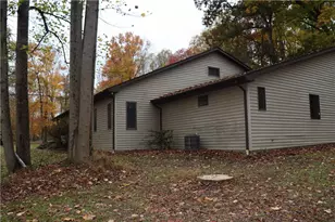 566 Monte Ln, Derry Township, PA 15717 - Photo 5