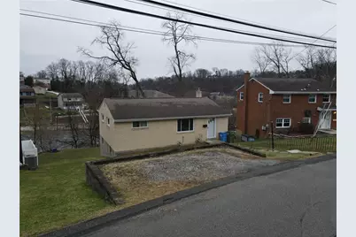 977 Vallevista St, Pittsburgh, PA 15234 - Photo 3