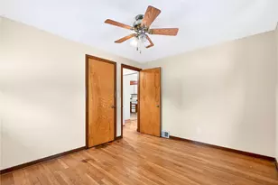 2421 Cronemeyer Ave, Pittsburgh, PA 15212 - Photo 13