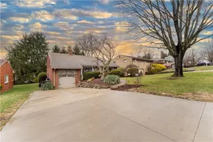 1274 Folkstone Dr, Pittsburgh, PA 15243 - Photo 3