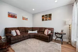 307 Harlequin St, Cranberry Township, PA 16066 - Photo 5