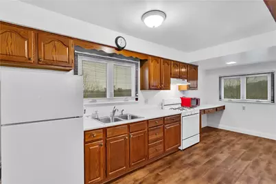 324 Beech St, Vandergrift, PA 15690 - Photo 7