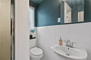 2324 Wells Dr, Bethel Park, PA 15102 - Photo 15