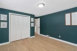 2324 Wells Dr, Bethel Park, PA 15102 - Photo 13