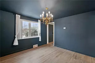 2324 Wells Dr, Bethel Park, PA 15102 - Photo 9