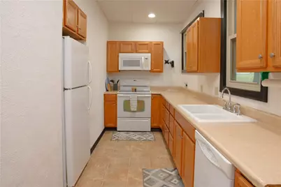 222 N 2nd St, Jeannette, PA 15644 - Photo 17