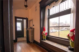 222 N 2nd St, Jeannette, PA 15644 - Photo 5