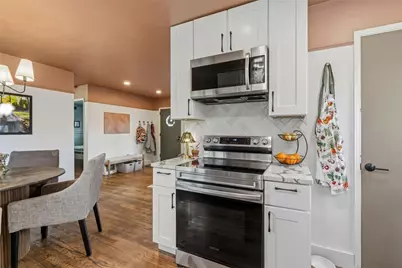 172 E Wedgewood Drive, Ross Twp, PA 15229 - Photo 3