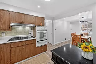 6711 E Barivista Dr, Pittsburgh, PA 15147 - Photo 13