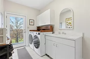 1070 St Mellion Dr, Collier Township, PA 15142 - Photo 23