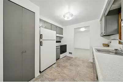 690 Pine Valley Dr, Pittsburgh, PA 15239 - Photo 3