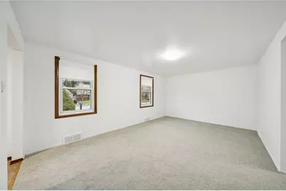 690 Pine Valley Dr, Pittsburgh, PA 15239 - Photo 13