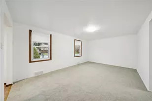 690 Pine Valley Dr, Pittsburgh, PA 15239 - Photo 13