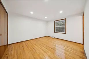 690 Pine Valley Dr, Pittsburgh, PA 15239 - Photo 15