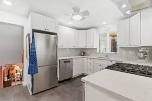 517 Brierly Ln, Munhall, PA 15120 - Photo 13