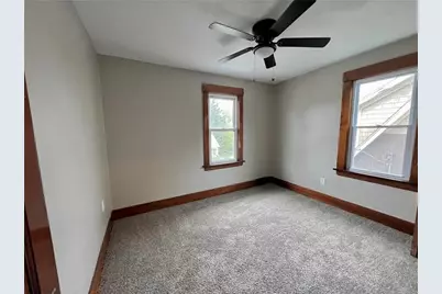 219 E Hillcrest Ave, New Castle, PA 16105 - Photo 15