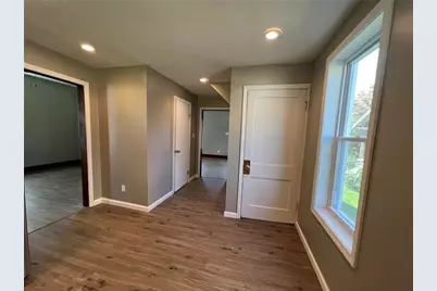 219 E Hillcrest Ave, New Castle, PA 16105 - Photo 9