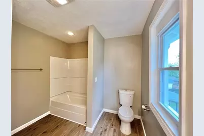 219 E Hillcrest Ave, New Castle, PA 16105 - Photo 13