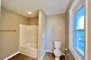 219 E Hillcrest Ave, New Castle, PA 16105 - Photo 13