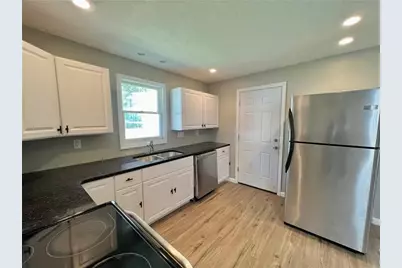 219 E Hillcrest Ave, New Castle, PA 16105 - Photo 7