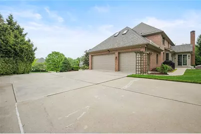 113 W Wild Cherry Drive, Pine Township, PA 16046 - Photo 3