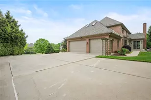 113 W Wild Cherry Dr, Pine Township, PA 16046 - Photo 3