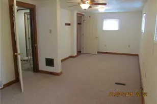 1644 Broad St, South Greensburg Boro, PA 15601 - Photo 11