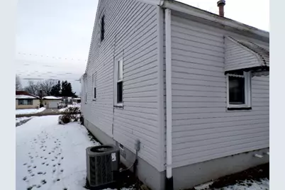 834 Spencer Ave, Sharon, PA 16146 - Photo 3