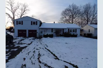 677 Cohassett Dr, Hermitage, PA 16148 - Photo 1