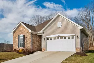 4243 Hawthorn Dr, South Park, PA 15129 - Photo 1