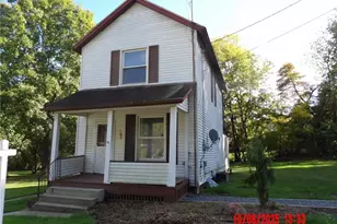 425 Grove St, Hermitage, PA 16148 - Photo 1
