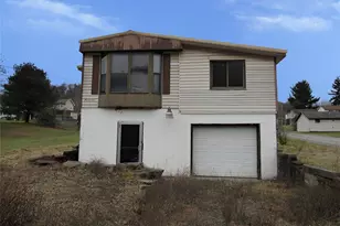 19 Washington St, Wheatfield Township (East/West), PA 15949 - Photo 3