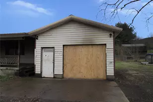 19 Washington St, Wheatfield Township (East/West), PA 15949 - Photo 5