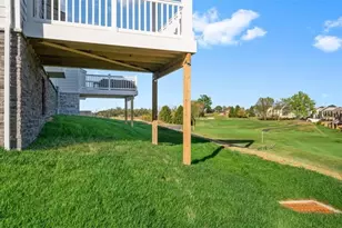 1049 Black Sands Dr, Penn Twp, PA 15644 - Photo 27