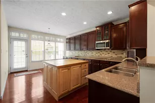 205 Maple Ridge Dr, Cecil, PA 15317 - Photo 7