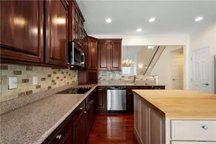 205 Maple Ridge Dr, Cecil, PA 15317 - Photo 9