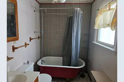 1206 Delaware Avenue, New Castle, PA 16105 - Photo 7