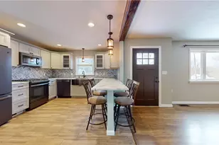 820 Sunset Dr, Center Township, PA 16001 - Photo 9