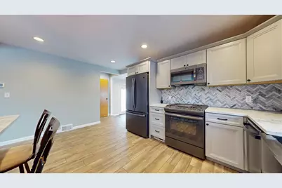 820 Sunset Dr, Center Township, PA 16001 - Photo 13
