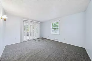 2117 Berkshire Dr, Monroeville, PA 15146 - Photo 19