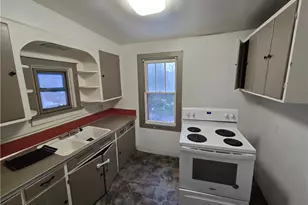 322 Chestnut St, Vandergrift, PA 15690 - Photo 3