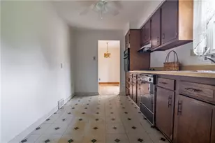 2429 Rosegarden Rd, Pittsburgh, PA 15220 - Photo 7