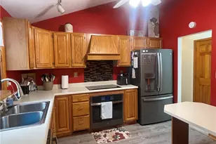 427 Deer Park Dr, Jefferson Hills, PA 15025 - Photo 11