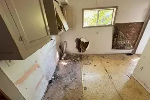 522 E 3rd Ave, Tarentum, PA 15084 - Photo 5