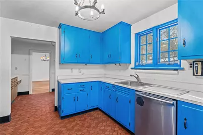 326 Orchard Dr, Pittsburgh, PA 15228 - Photo 15