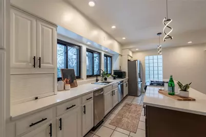 203 N Grandview Dr, Pittsburgh, PA 15215 - Photo 11